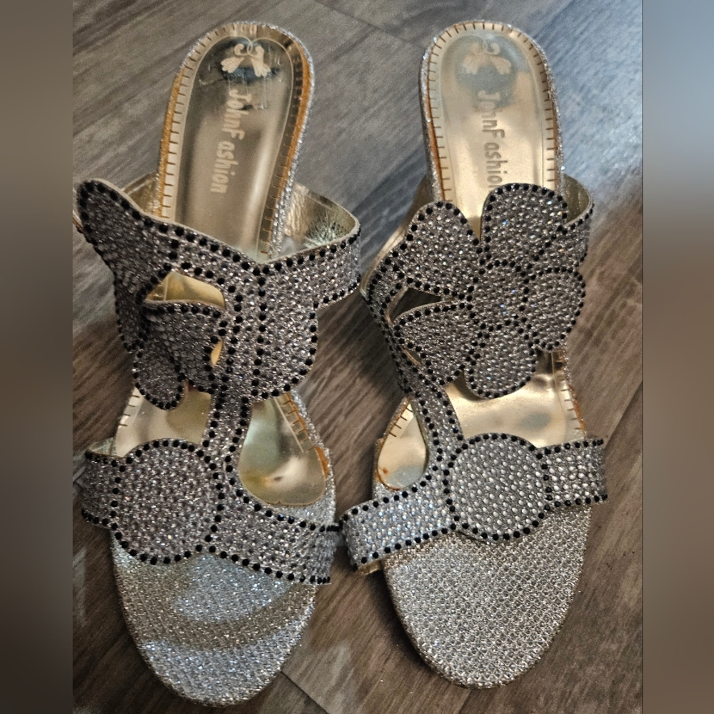 Elegant Silver Rhinestone Sandals